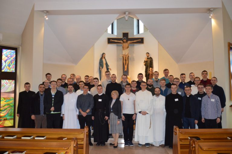 Read more about the article Sesja warsztatowa dla kleryków