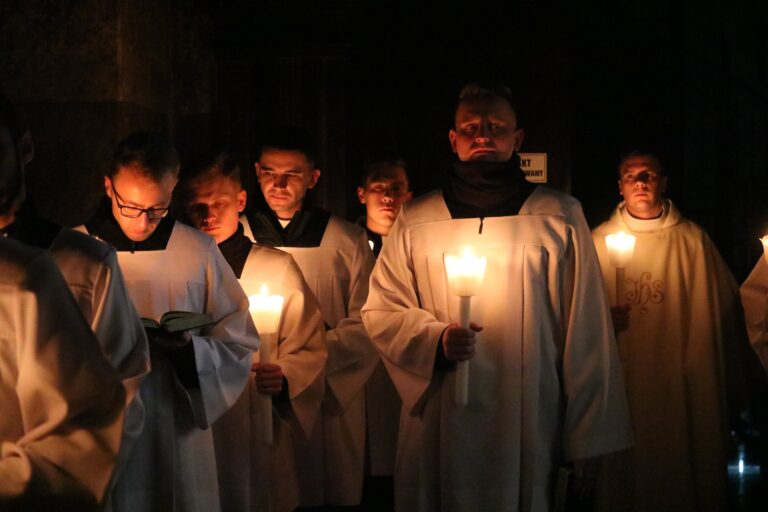 Read more about the article RORATY W KOŚCIELE SEMINARYJNYM