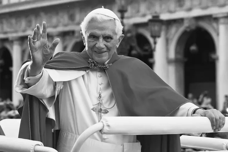 Read more about the article Benedykt XVI, papież senior, odszedł do Pana.