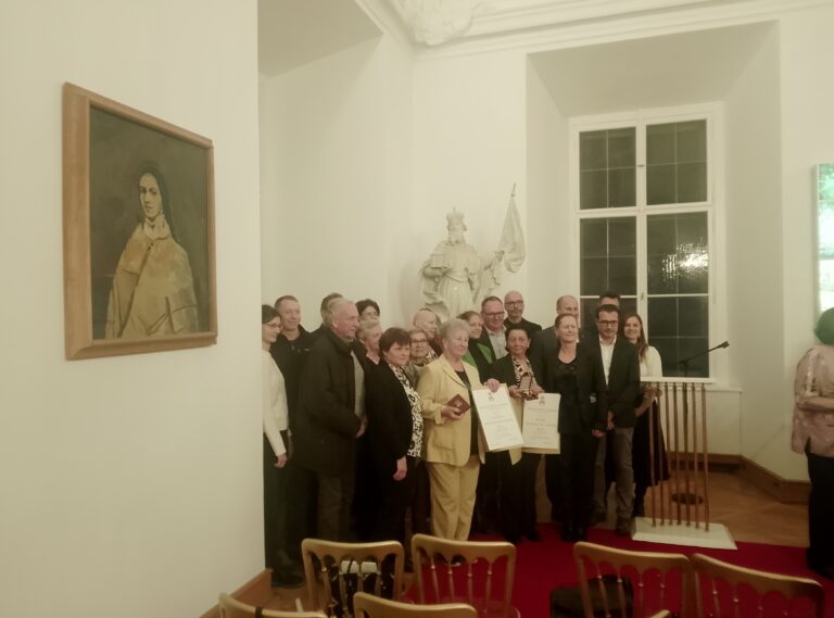 Read more about the article Ordery dla parafii misjonarskiej w Wiedniu